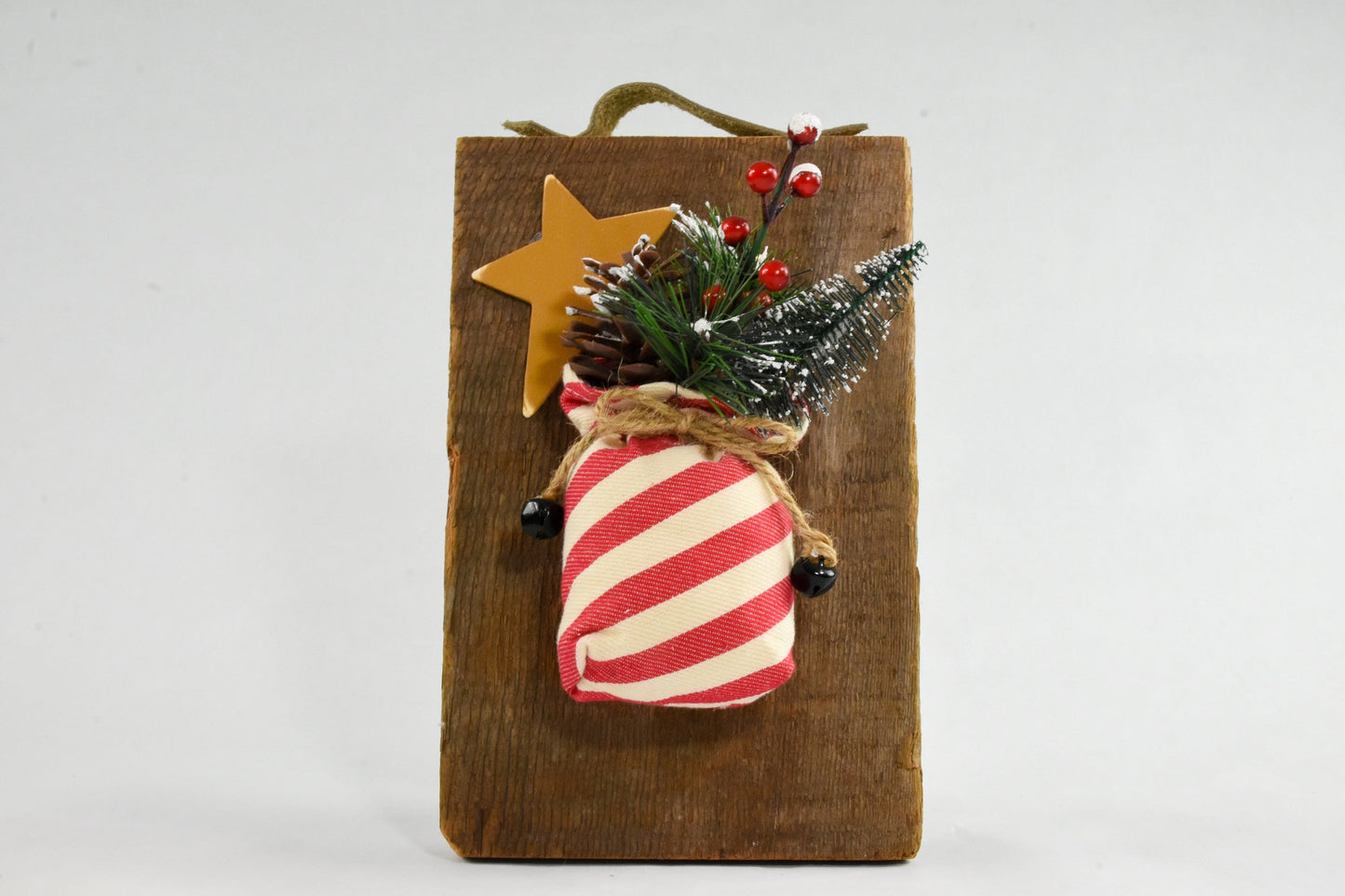 Barnwood Hanger Red & White Bag With Star Sassafras Originals