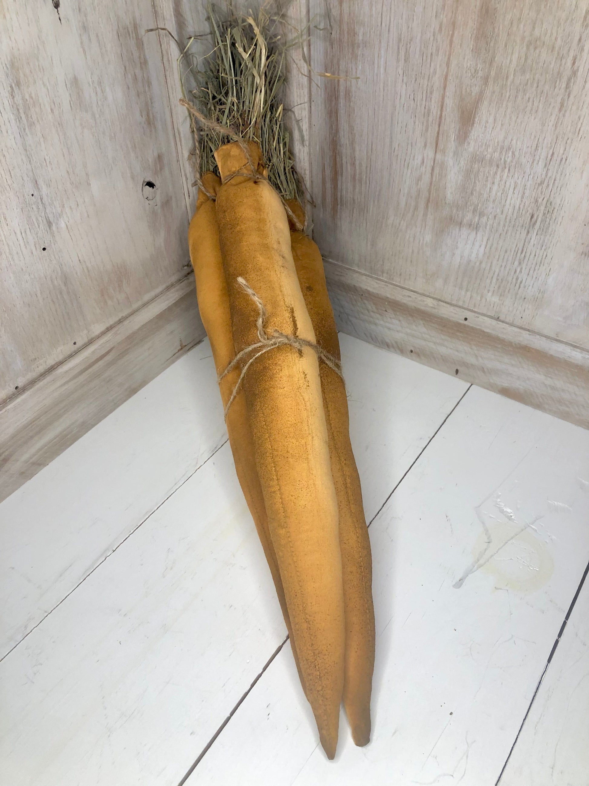 Carrots- Large Grunged Bunch sassafrasorig